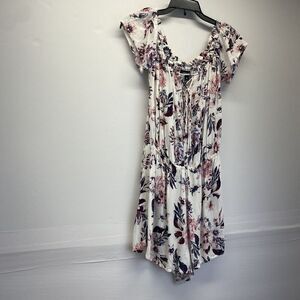 Kendall & Kylie size Small floral flirty romper Women’s elastic waist Rayon